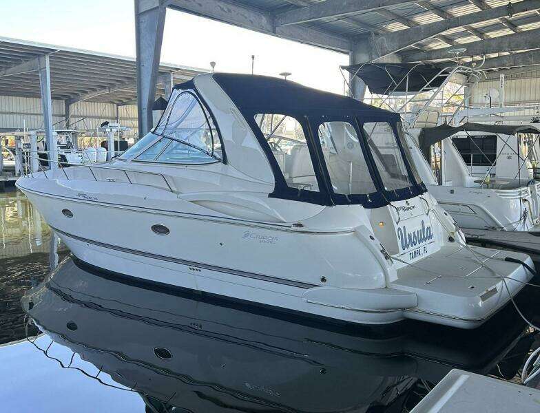 2006 Cruisers Yachts 370 Express