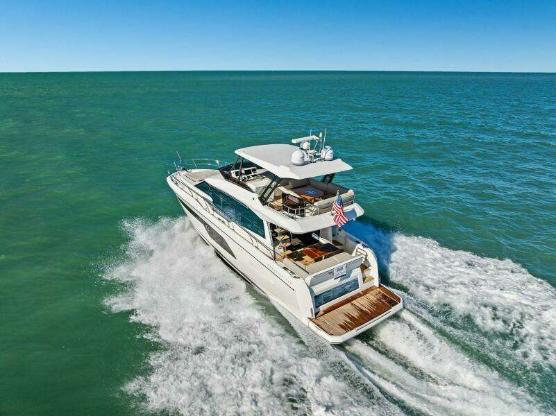 2022 Prestige 520 Flybridge
