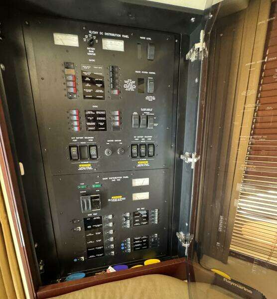 2007 Sea Ray 58 Sedan Bridge