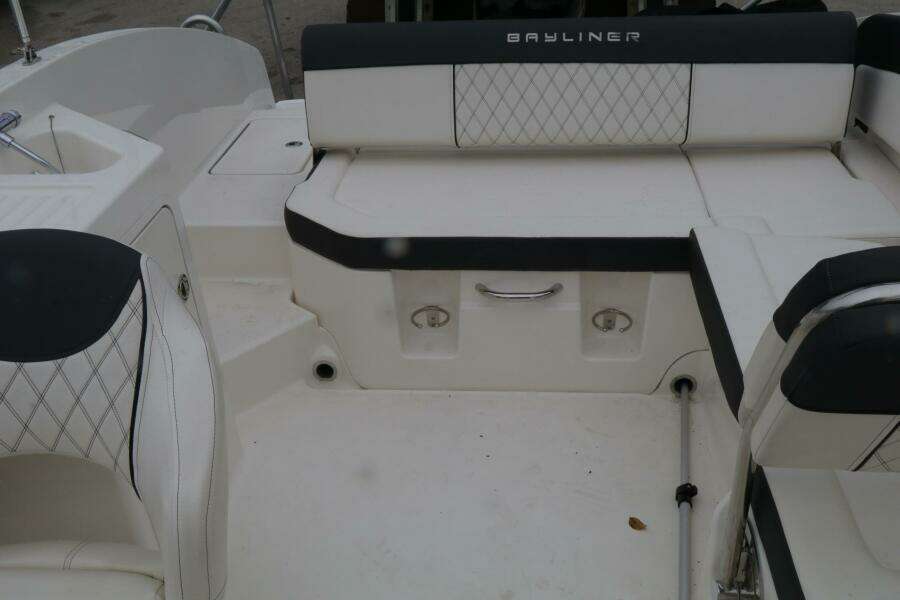 2022 Bayliner DX 2200