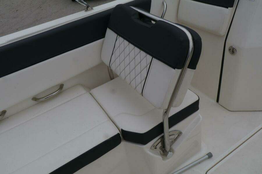 2022 Bayliner DX 2200