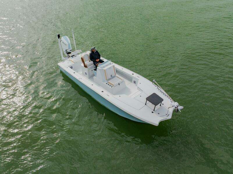 2026 Broadwater Boatworks 25 Bay Cat