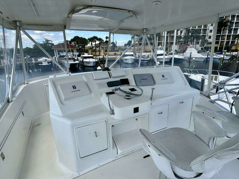 Ocean Yachts 50 GOLD COAST - Fly Bridge Helm