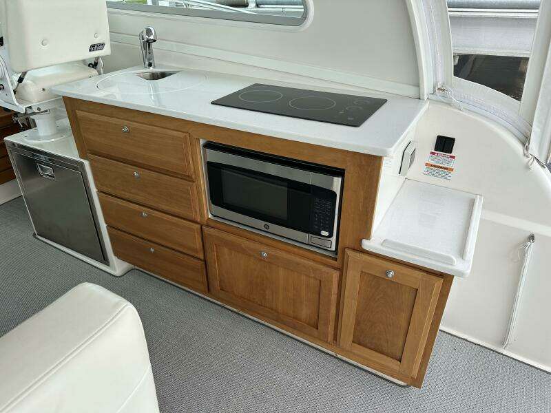 Back Cove 34 SHE'S A LADY - Exterior Cockpit 