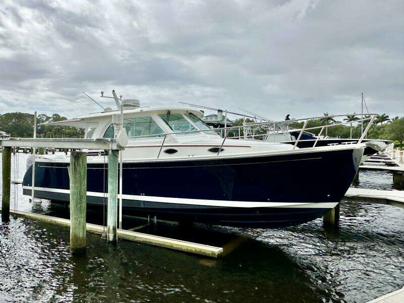 Back Cove 34 SHE'S A LADY - Exterior