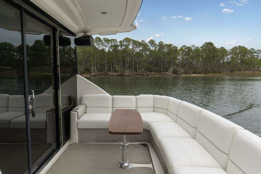 2019 Tiara Yachts C49 Coupe Rear Deck (2)