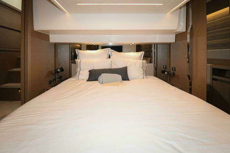 2023 52 Prestige Flybridge - Master Stateroom