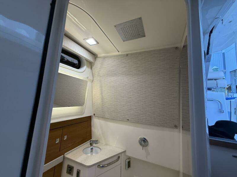 2020 Boston Whaler 420 Outrage