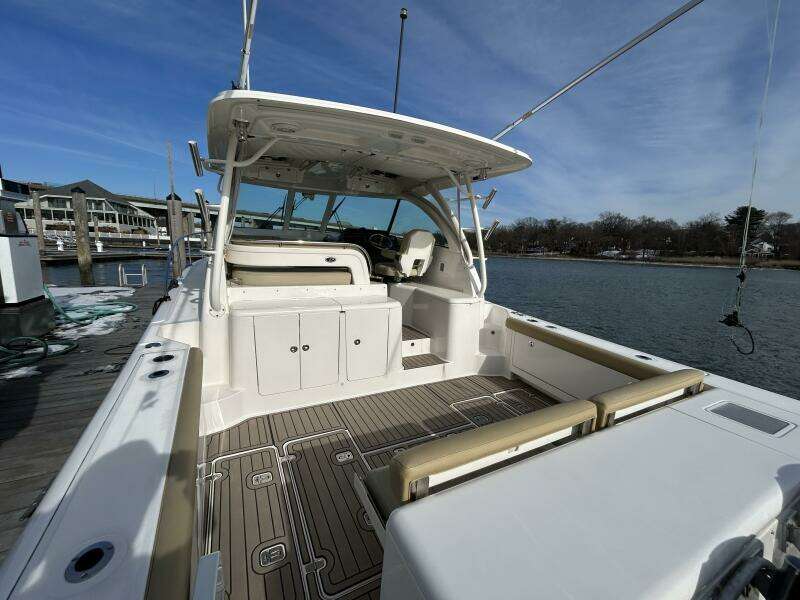 2018 Pursuit OS 385 Offshore