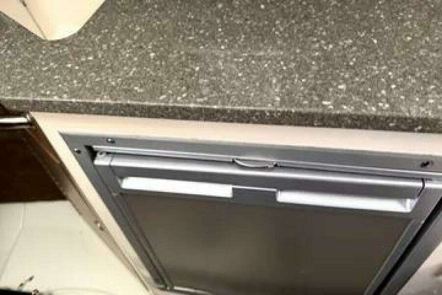 2014 Boston Whaler 285 Conquest