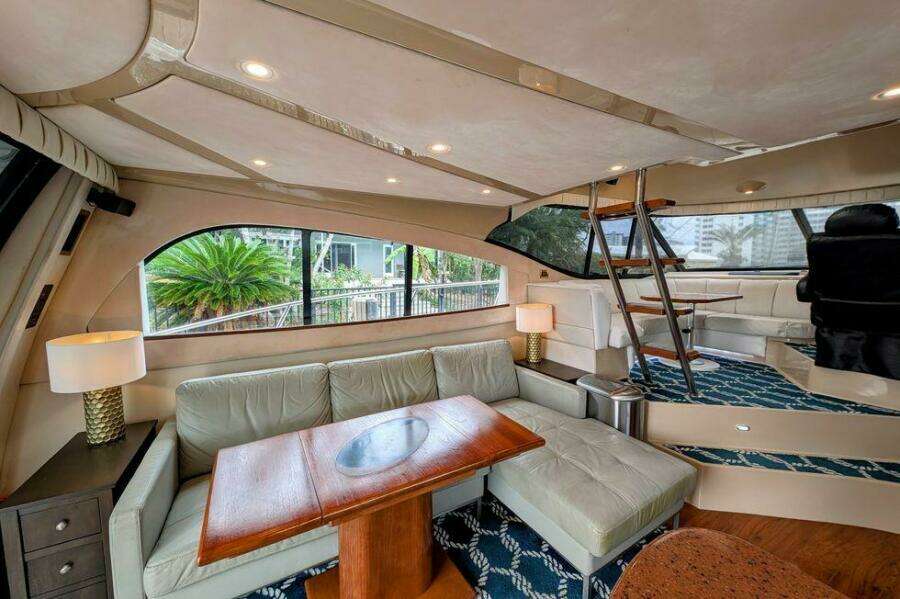 1999 Cruisers Yachts 