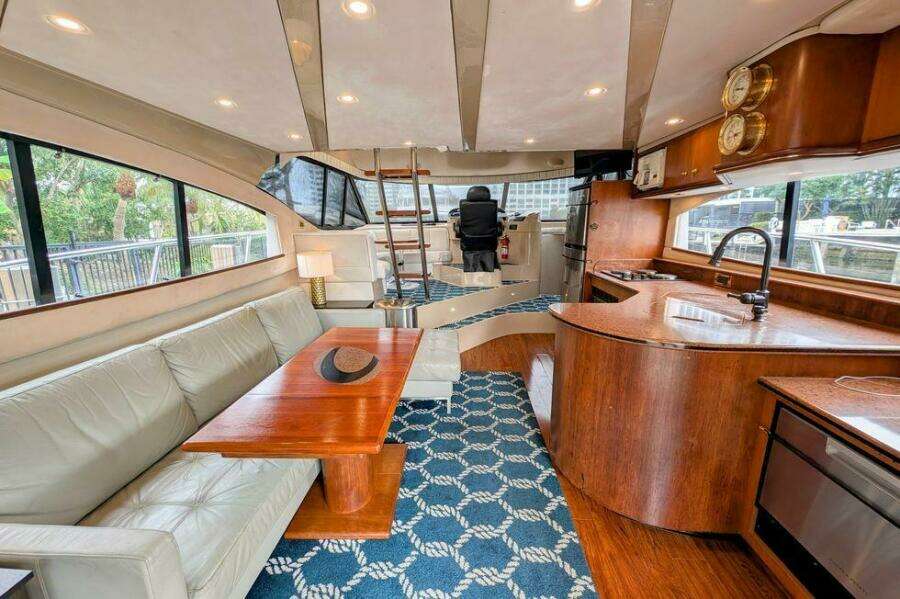 1999 Cruisers Yachts 