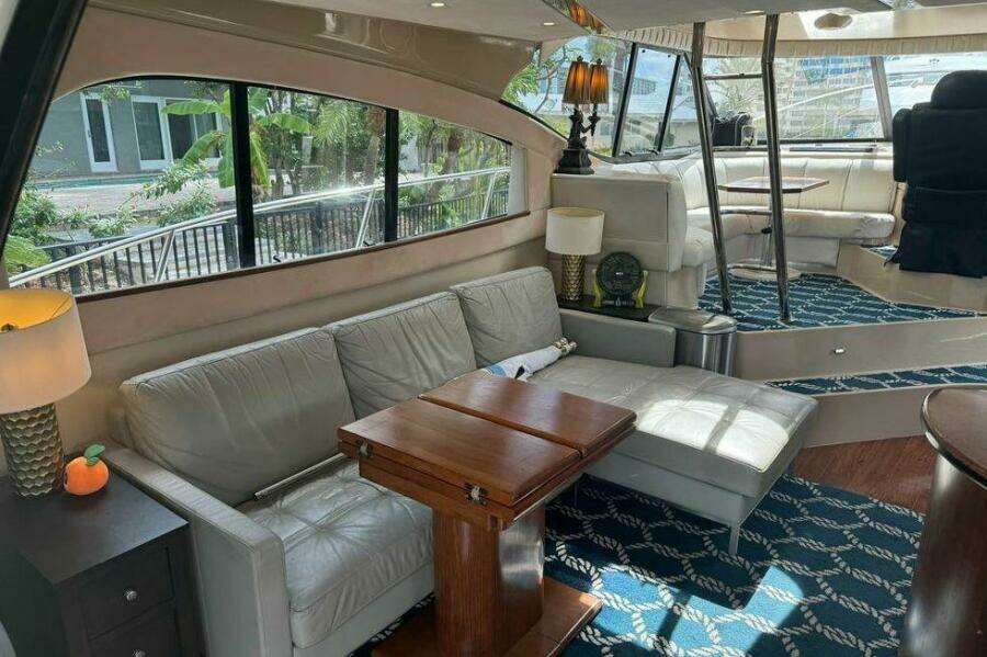 1999 Cruisers Yachts 