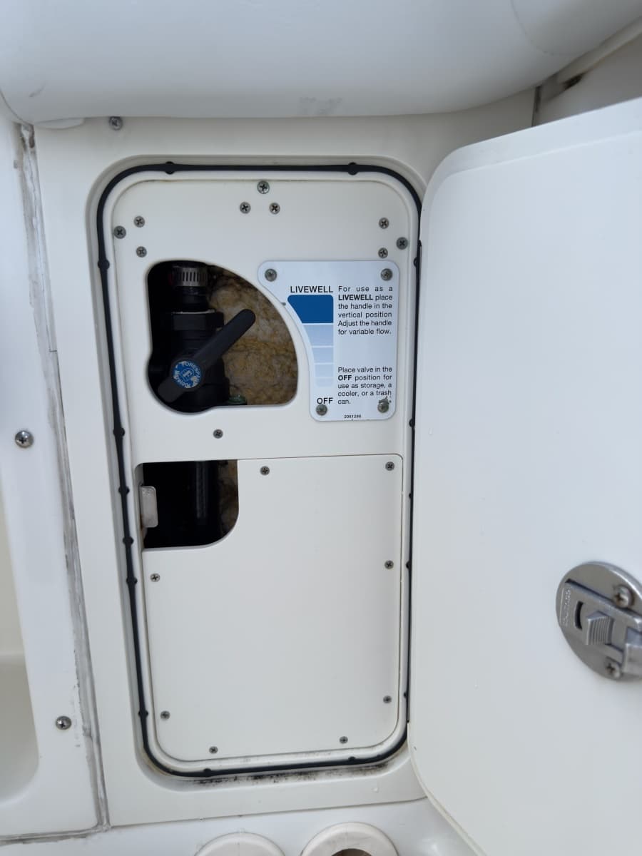 2016 Boston Whaler 350 Outrage