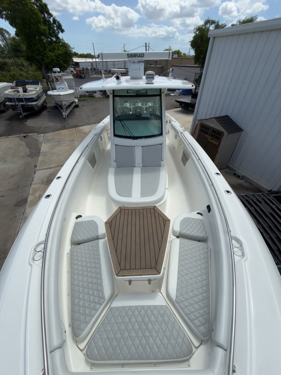 2016 Boston Whaler 350 Outrage
