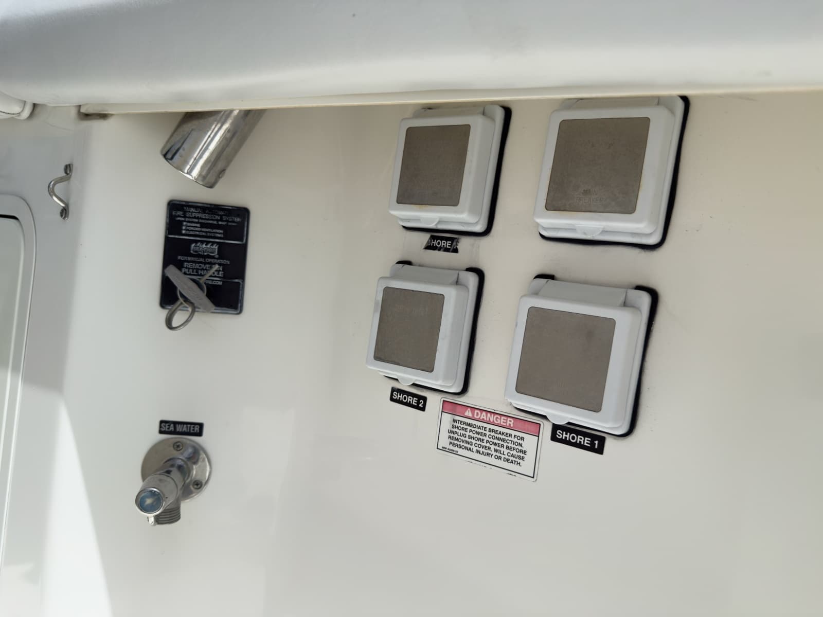 2016 Boston Whaler 350 Outrage