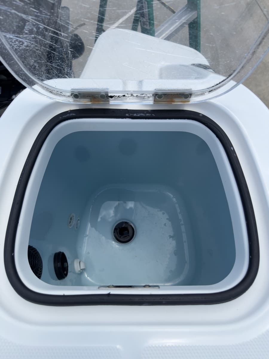 2016 Boston Whaler 350 Outrage