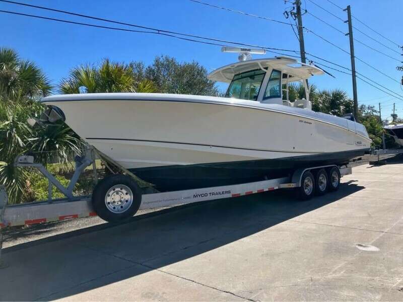 2016 Boston Whaler 350 Outrage
