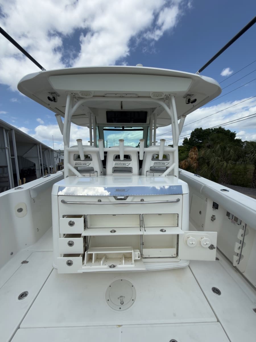 2016 Boston Whaler 350 Outrage