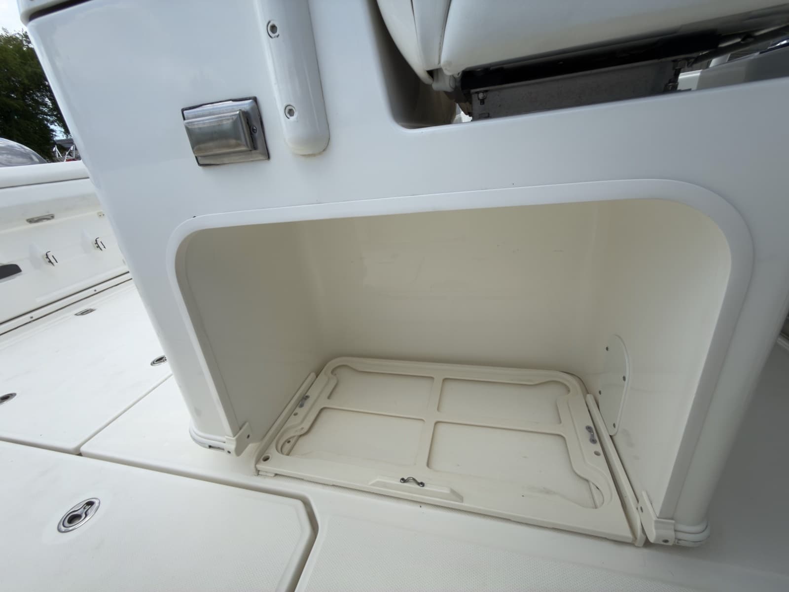2016 Boston Whaler 350 Outrage