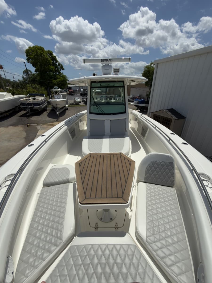 2016 Boston Whaler 350 Outrage