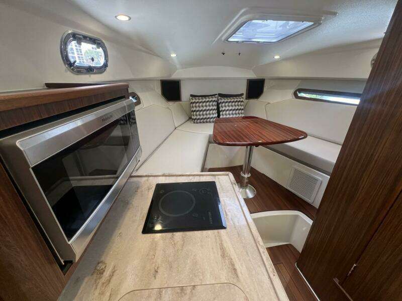 Pursuit 34 AUDACIOUS - Interior