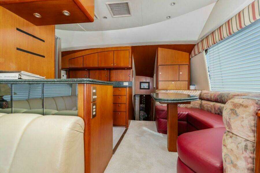 Ocean Yachts 56 TUNAR - Salon/Galley