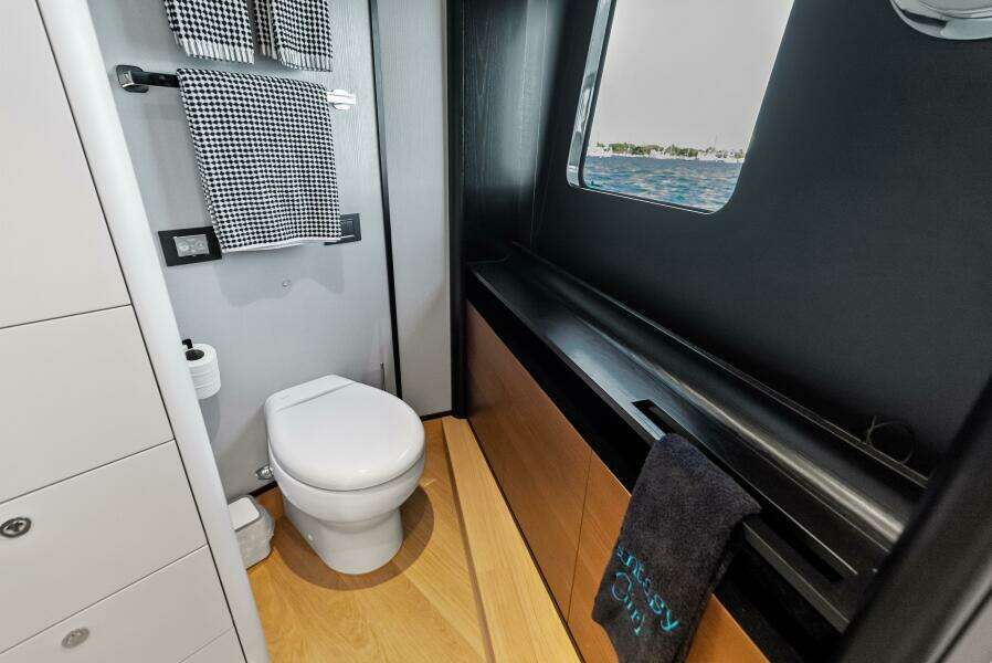 2025 Absolute 75 Navetta