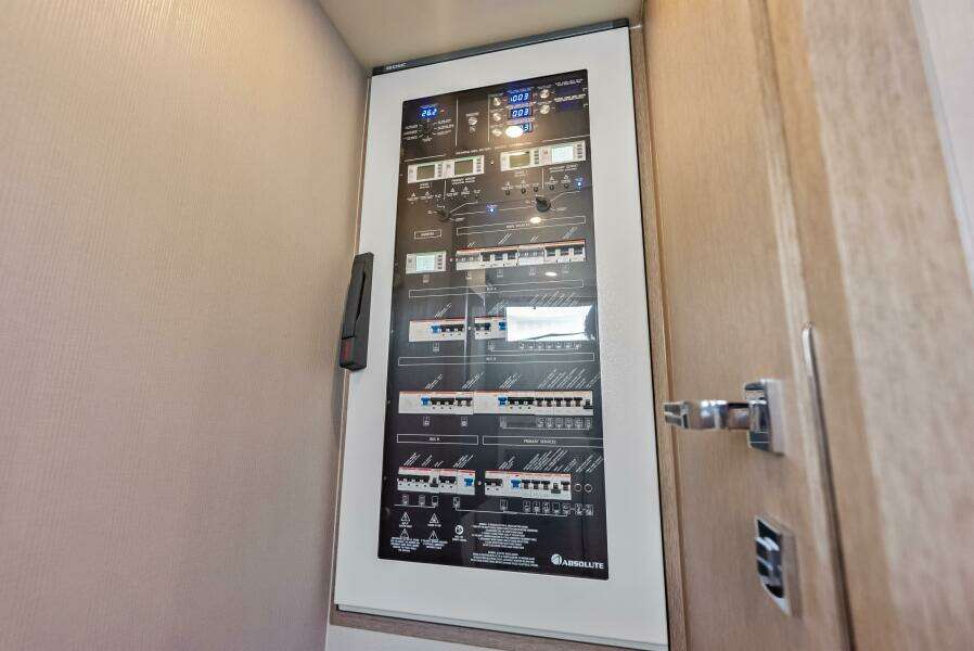 2025 Absolute 75 Navetta