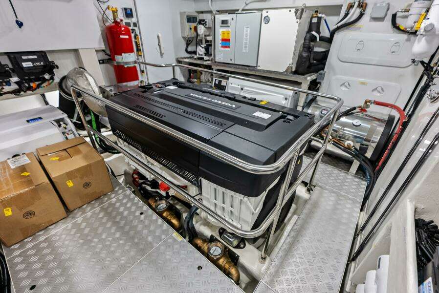 2025 Absolute 75 Navetta