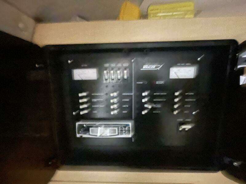 2000 Boston Whaler 280 Conquest