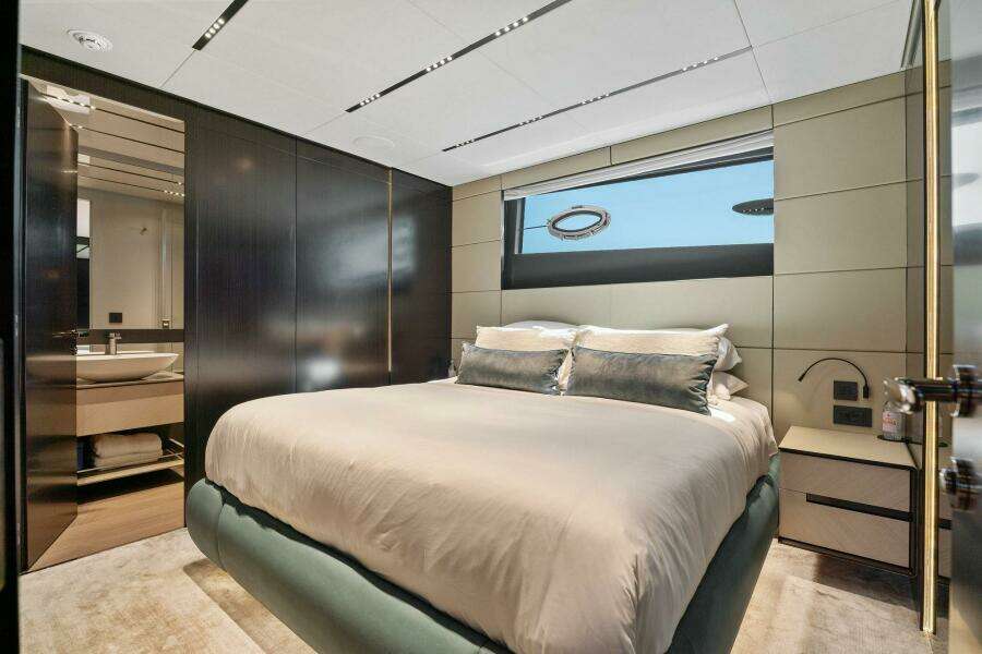 2023 Pershing GTX Motoryacht