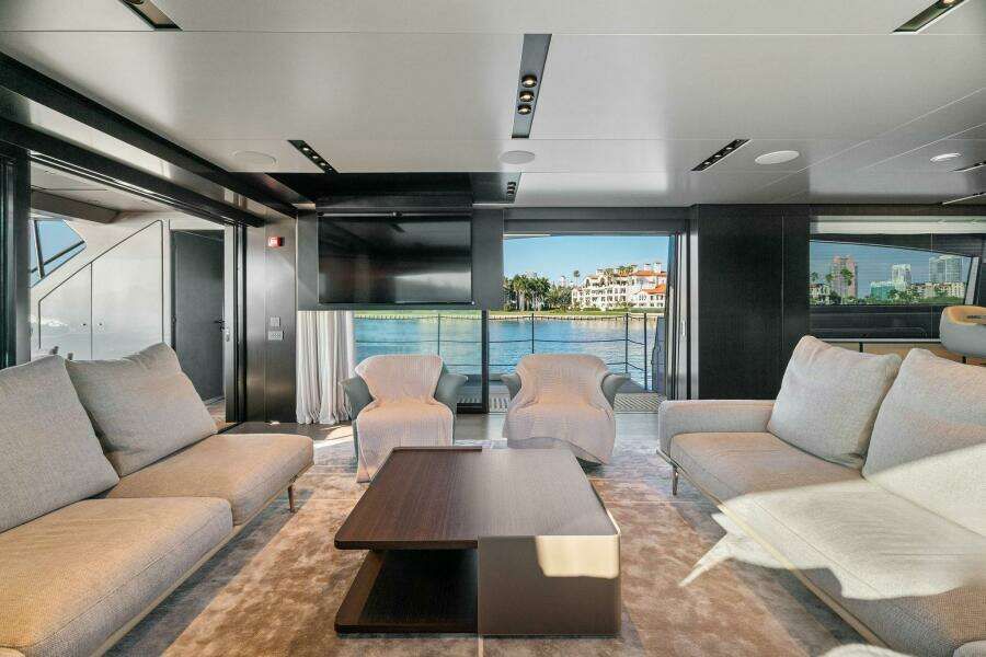 2023 Pershing GTX Motoryacht