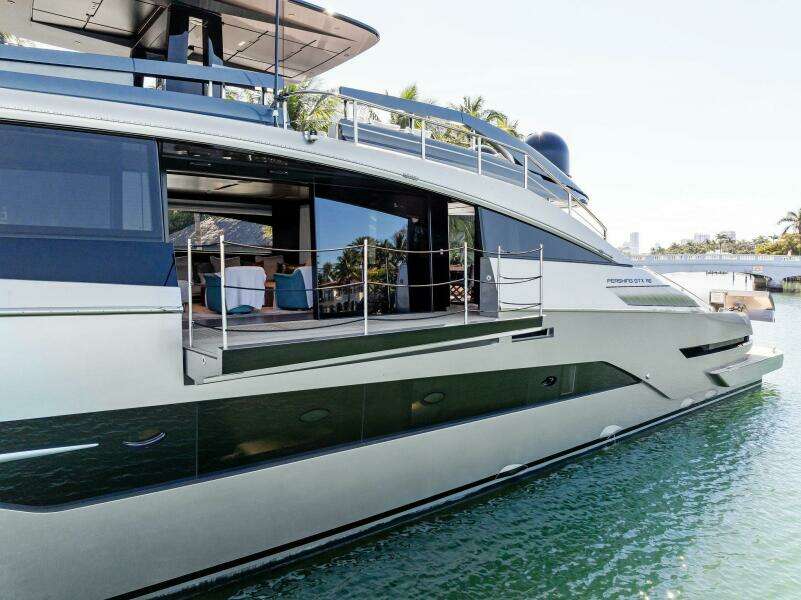 2023 Pershing GTX Motoryacht