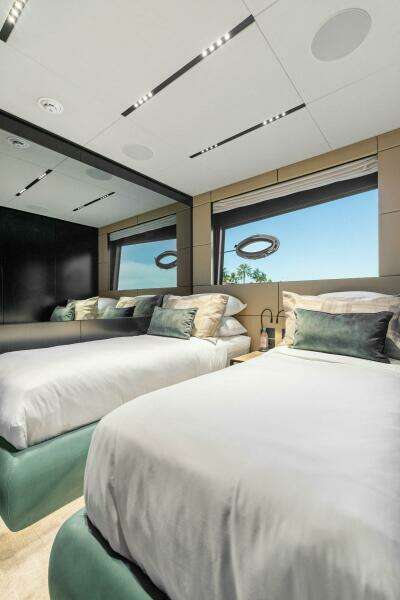 2023 Pershing GTX Motoryacht