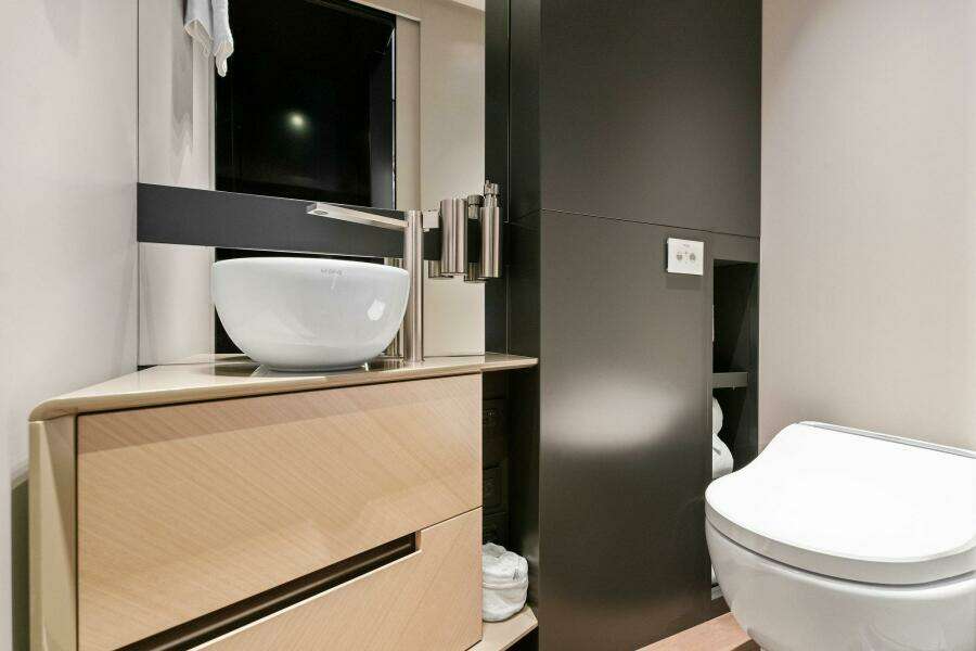 2023 Pershing GTX Motoryacht