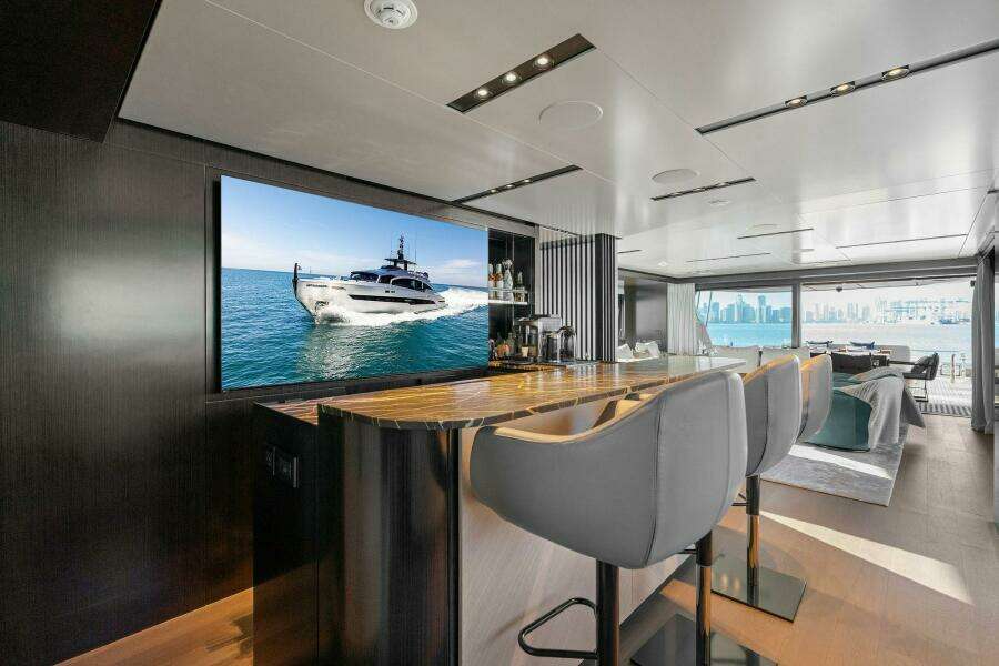 2023 Pershing GTX Motoryacht