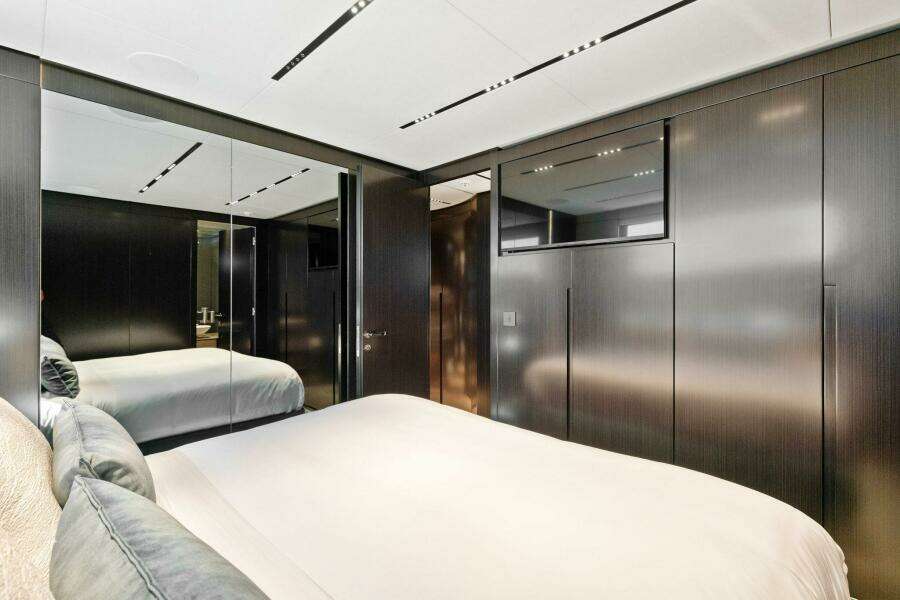 2023 Pershing GTX Motoryacht