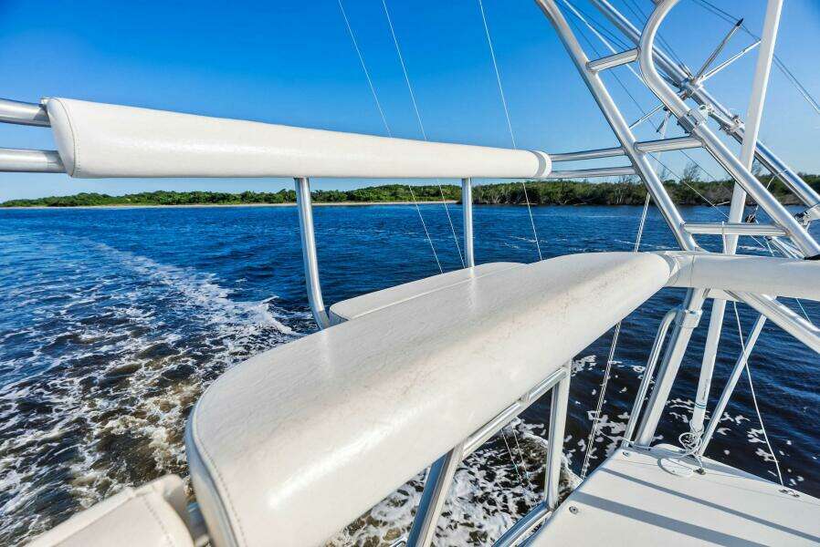 2006 Cabo 45 Express