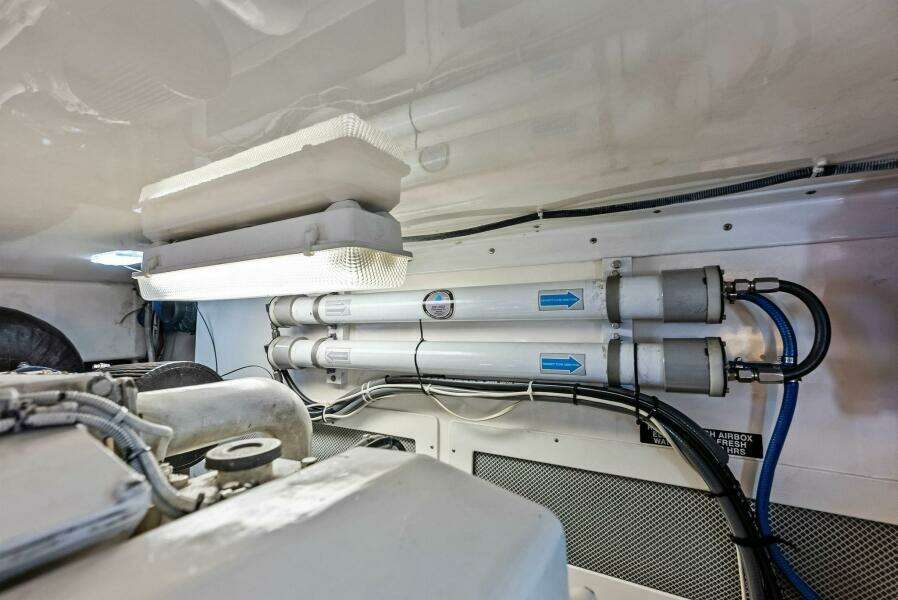 2006 Cabo 45 Express