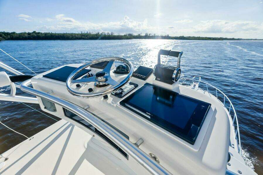 2006 Cabo 45 Express