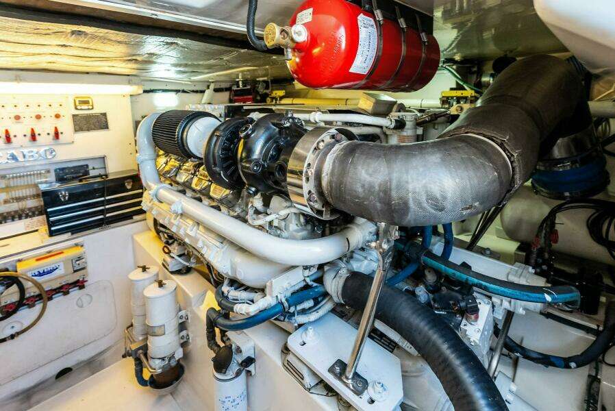 2006 Cabo 45 Express