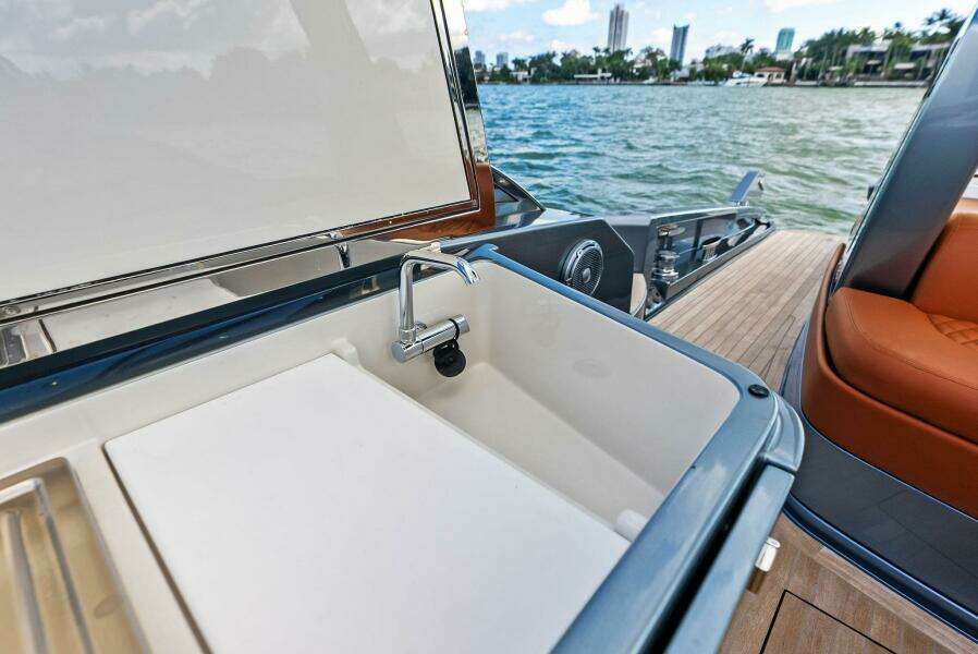 2021 Riva 56' Rivale