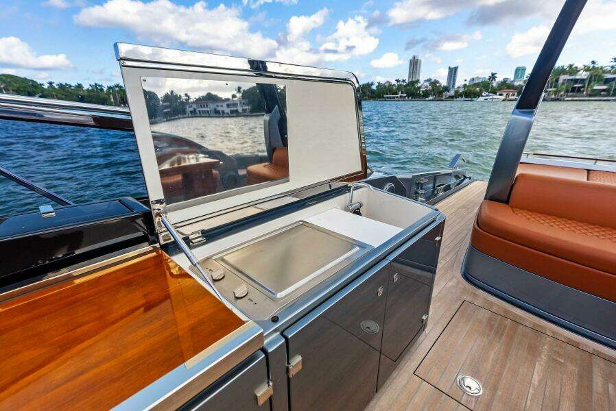 2021 Riva 56' Rivale
