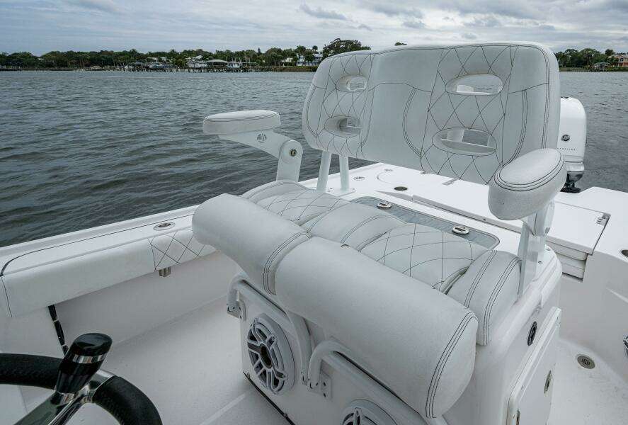 2022 Blazer Bay 2700 Hybrid