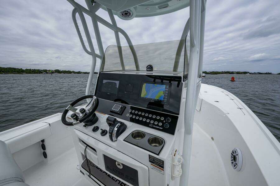 2022 Blazer Bay 2700 Hybrid