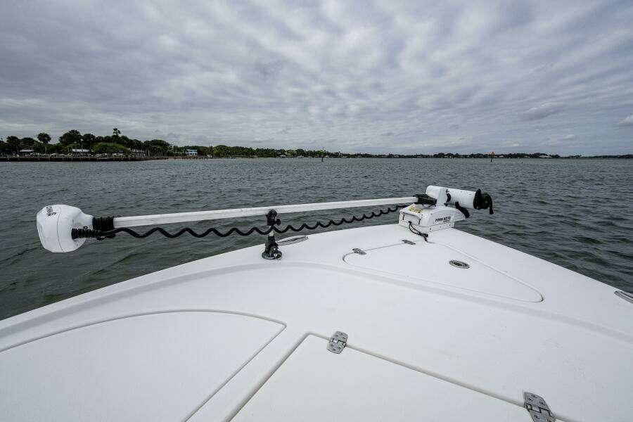 2022 Blazer Bay 2700 Hybrid