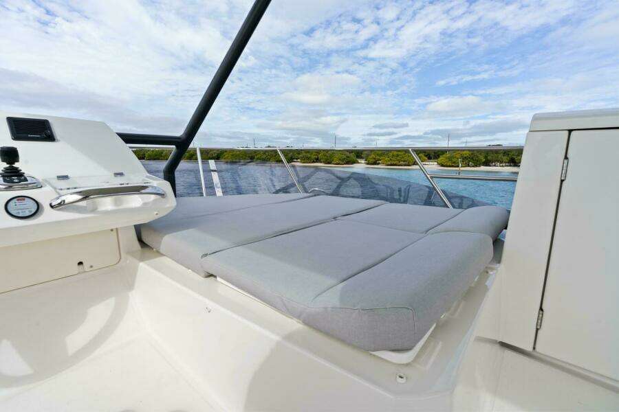 2024 42 Prestige Flybridge - Flybridge