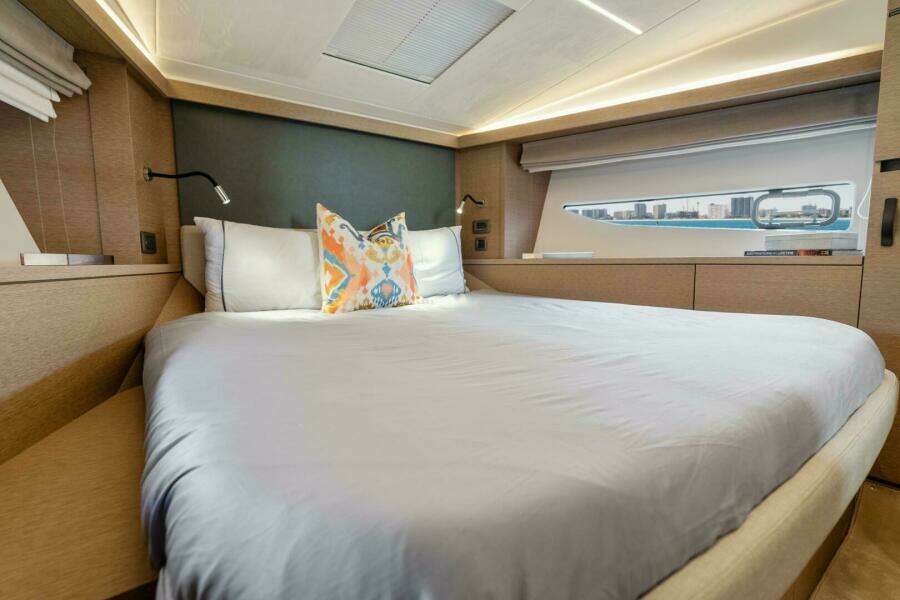 2024 42 Prestige Flybridge - VIP Stateroom
