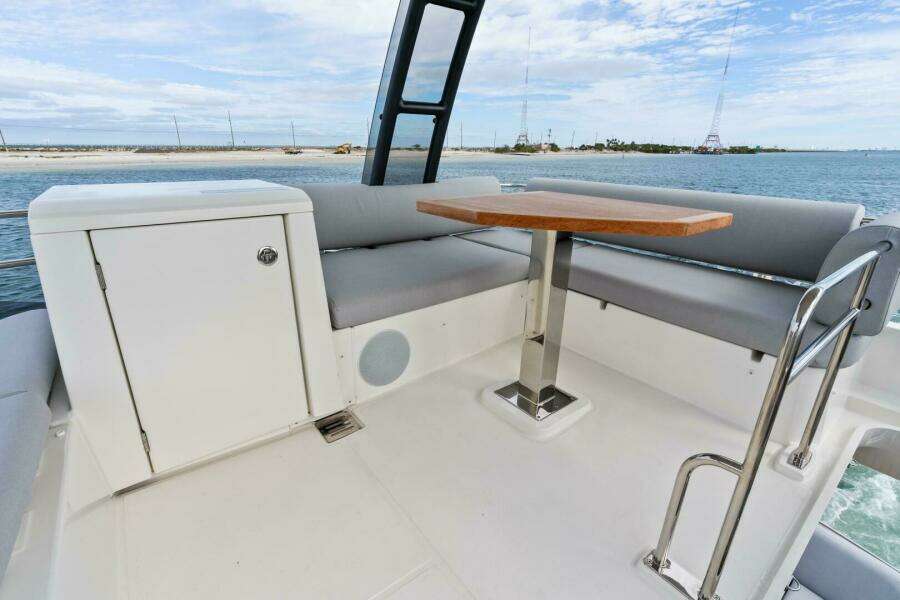2024 42 Prestige Flybridge - Flybridge